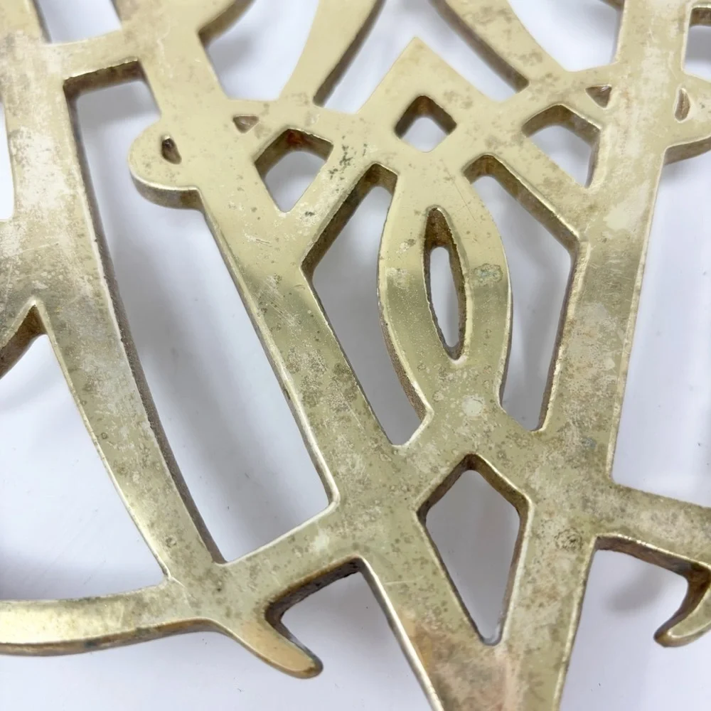 WILLIAMSBURG Queen Ann Cypher Brass Trivet VA Metalcrafters Vintage ©1950 XL